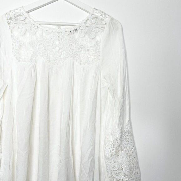 BB DAKOTA Geraldine White Top  - Picture 2 of 9